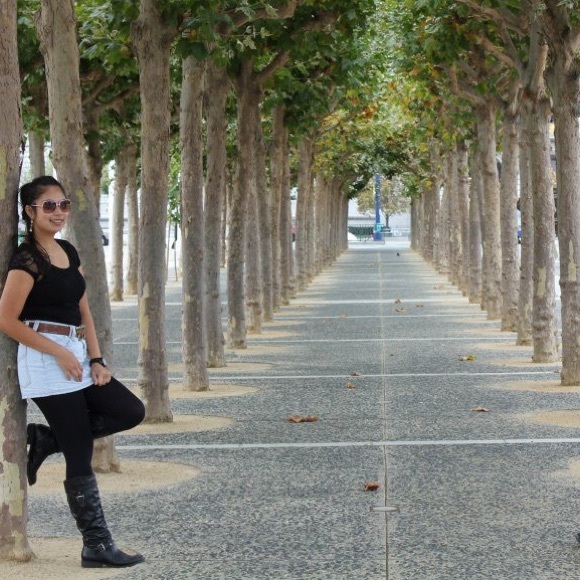 Meet your Posh Ambassador, Joy - Picture 2 of 3